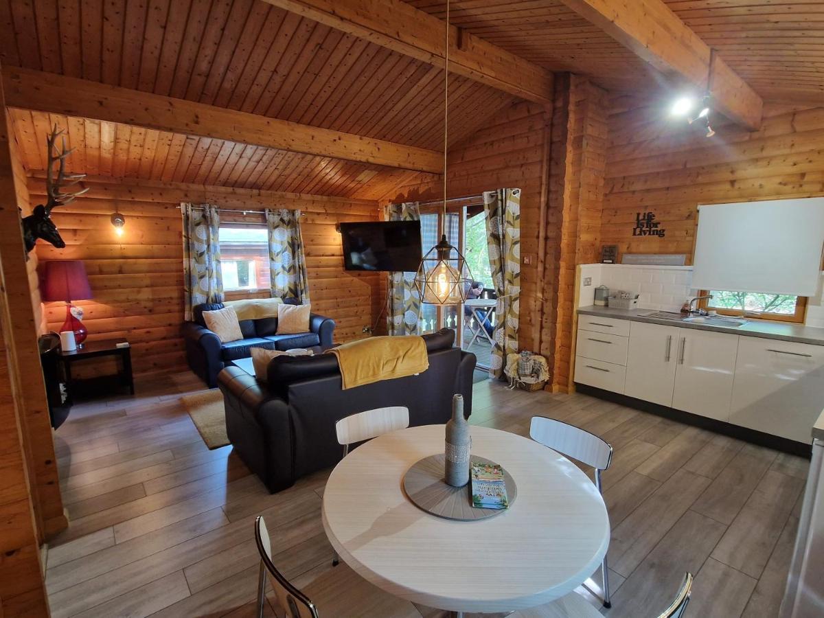 Pineshadow Lodge-Dog Friendly Kenwick Park Louth لاوث المظهر الخارجي الصورة